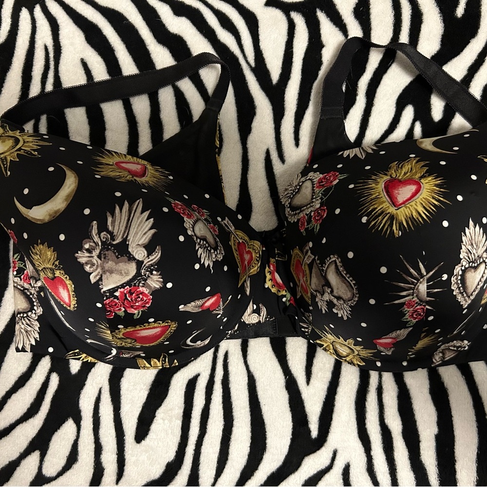 Torrid sz 42F black/heart print back smoothing tee-shirt bra - Picture 6 of 6